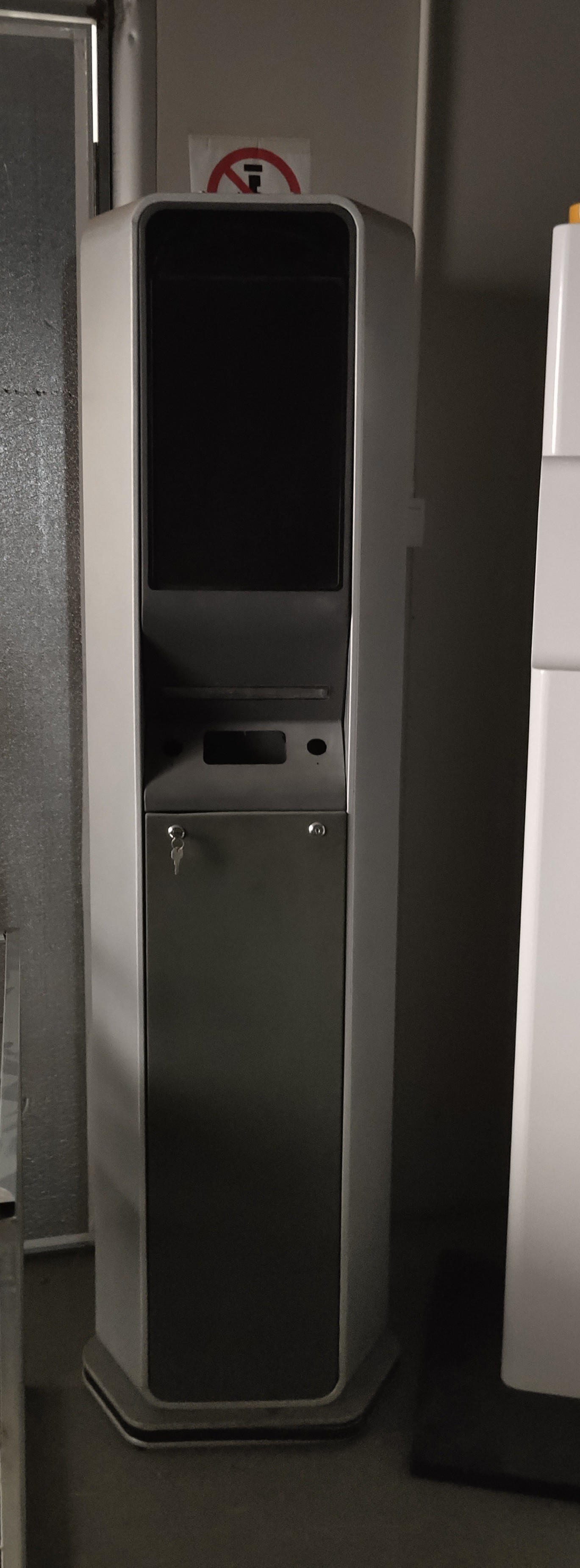 mais recente caso da empresa sobre Extremidades de charuto que reciclam a máquina de venda automática