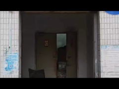 Desperdício do Multi-recipiente da universidade e reverso do lixo que recicla a máquina de venda automática 230v